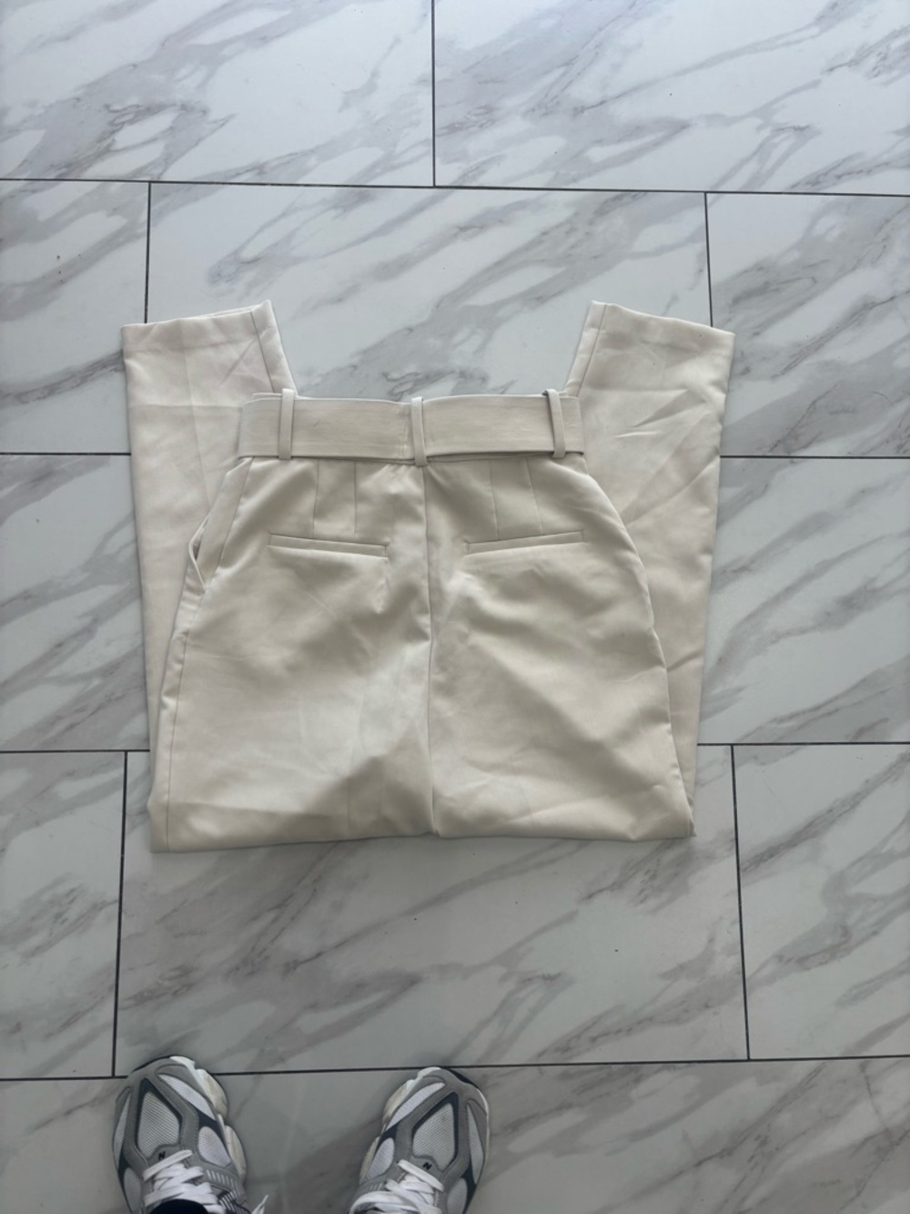 Zara Beige High-Waist Belted Tapered Chinos - Picture 5 of 7